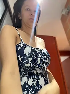 Pokazy przed kamerką – Soy_Sara7