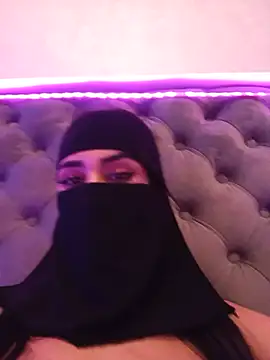 rremase_monroee76 Adlı Modelin Canlı Sohbet Odası