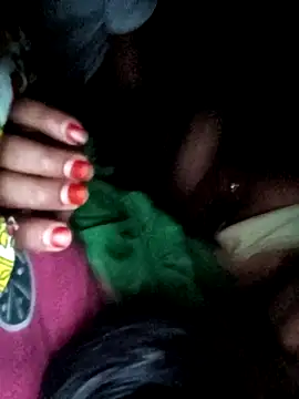 SunnY-0124@xh: διαδικτυακό σόου στην κάμερα