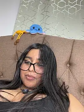 virginbrunette99 Adlı Modelin Canlı XXX Sohbeti