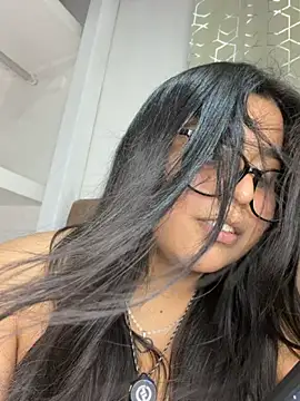 virginbrunette99 即時 XXX 聊天