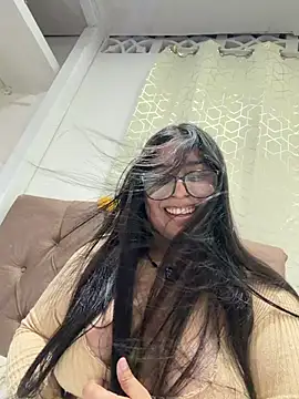 Онлайн чат XXX virginbrunette99