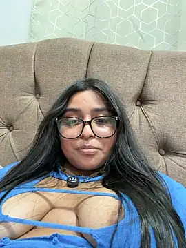 XXX chat uživo modela virginbrunette99