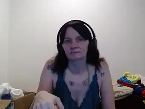 Pokazy przed kamerką – Hotmodel1984