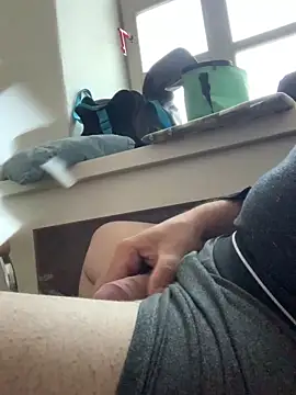 Mike8523 Adlı Modelin Canlı XXX Sohbeti