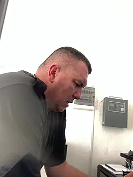 Mike8523 webkamerás műsora