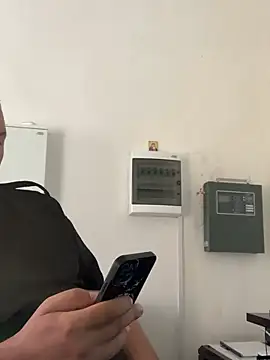 Mike8523 在線直播表演