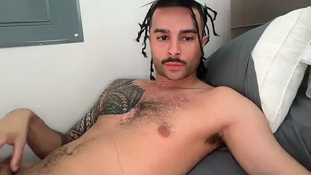 bones4000 webcam show