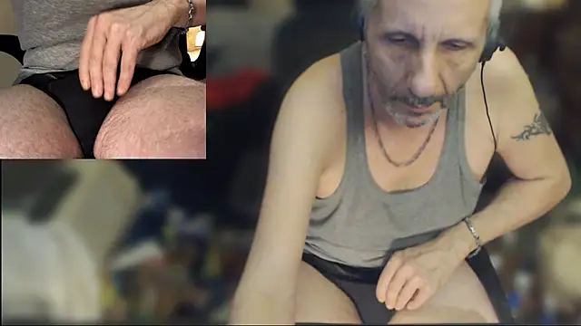 maxdaddy690 Show in webcam