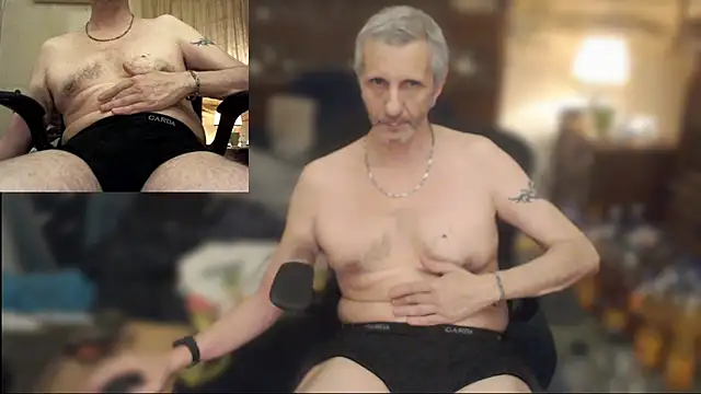 maxdaddy690 Webcam show