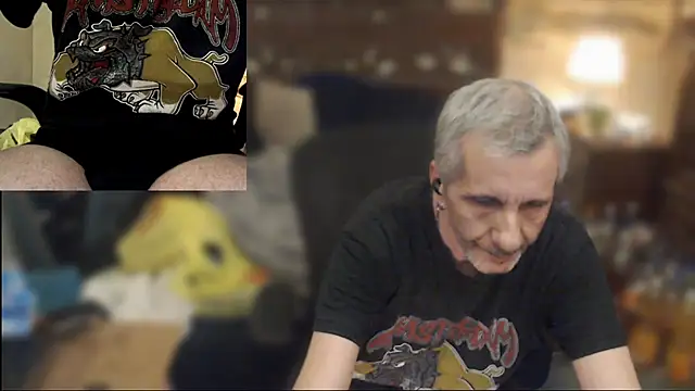 maxdaddy690 Show Webcam