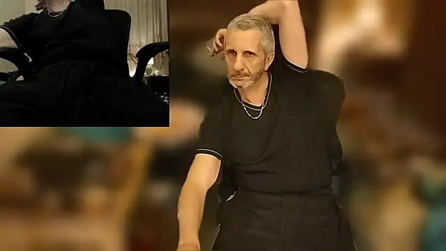 maxdaddy690's Webcam Show