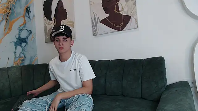 Show modela KING_OFF_BOYS na web-kameri