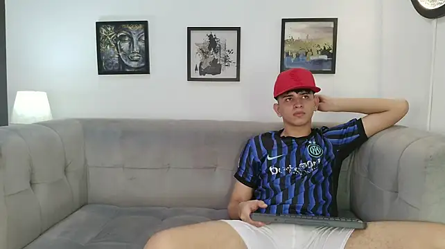 Show modela KING_OFF_BOYS na web-kameri