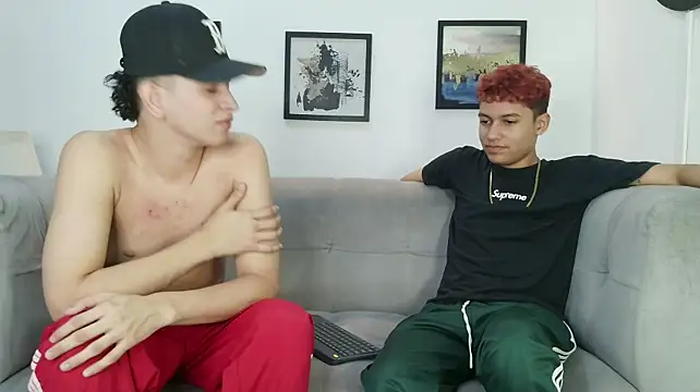 KING_OFF_BOYSn Webbikameraesitys