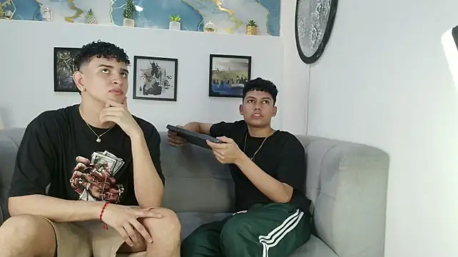 KING_OFF_BOYS webcam show