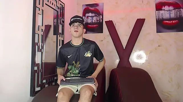 KING_OFF_BOYS Webcam-Show