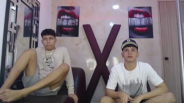 Show modela KING_OFF_BOYS na web-kameri