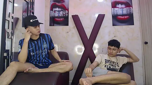 Show modela KING_OFF_BOYS na web-kameri