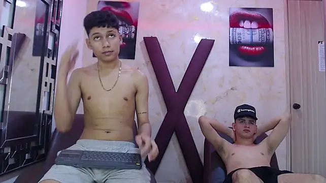 KING_OFF_BOYS Adlı Modelin Web Kamerası Şovu
