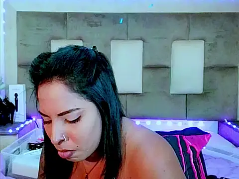 indiantopaz694u 现场XXX聊天