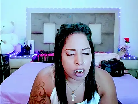 indiantopaz694u's Live XXX Chat