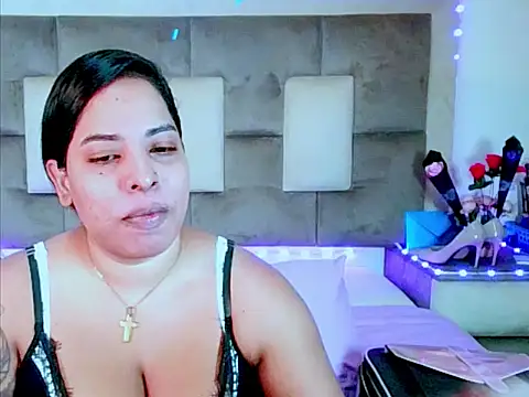 indiantopaz694u's Live XXX Chat