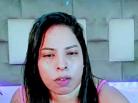 indiantopaz694u's Live XXX Chat