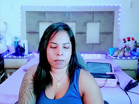 indiantopaz694u's Live XXX Chat