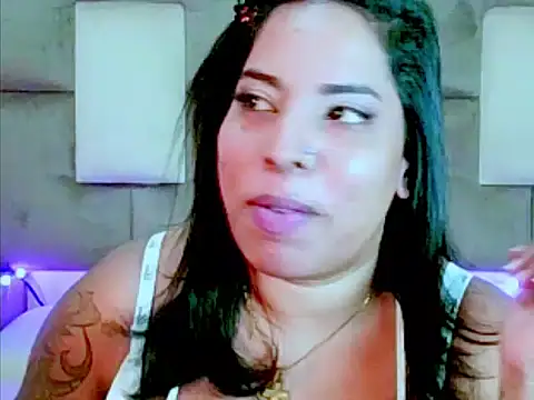 indiantopaz694u's Live XXX Chat