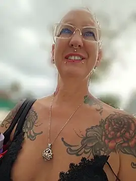 Emma_Milf25 ওয়েবক্যাম শো