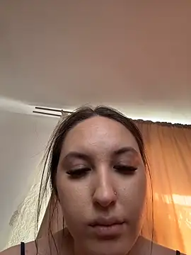 Lucy_doll22's Live XXX Chat