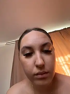 Lucy_doll22 网络视讯表演