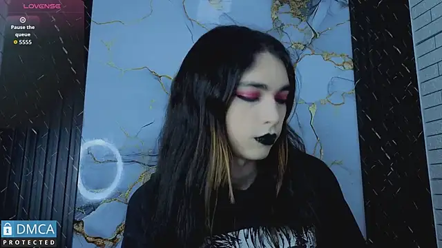 MaeveKuro Webcam show