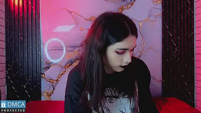 MaeveKuro – webcam-show
