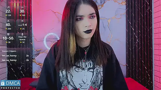MaeveKuro's Webcam Show