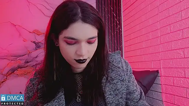 MaeveKuro's Webcam Show