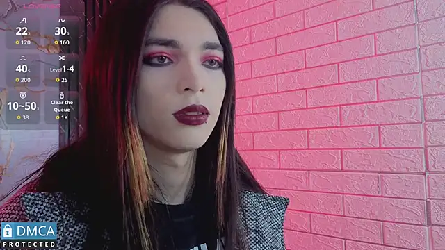 MaeveKuro: вебкам-шоу
