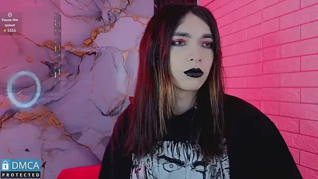 MaeveKuro Pertunjukan Webcam