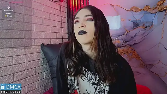 MaeveKuro Adlı Modelin Web Kamerası Şovu