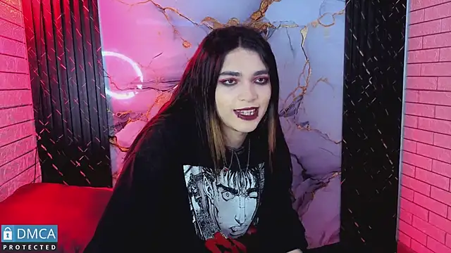 MaeveKuro – Kamerová šou