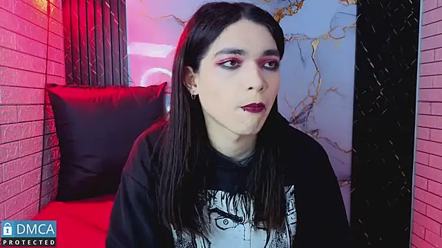 MaeveKuro Show Webcam