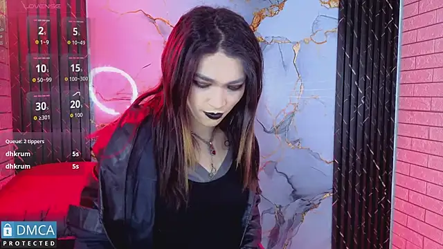 MaeveKuro webcam show