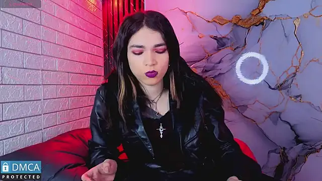MaeveKuro: вебкам-шоу