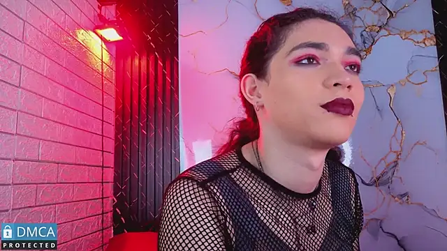MaeveKuro's Webcam Show