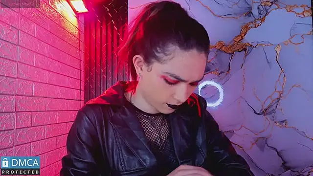 MaeveKuro Adlı Modelin Web Kamerası Şovu