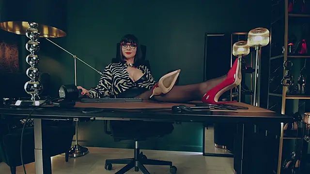 XXX chat uživo modela MistressMelanya