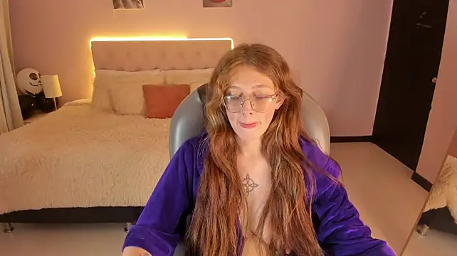 Emily_Warren_ Live XXX-Chat