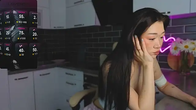 ShaiyaMinn3's Live XXX Chat