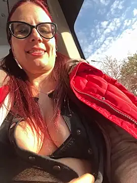 NataKitten: διαδικτυακό σόου στην κάμερα